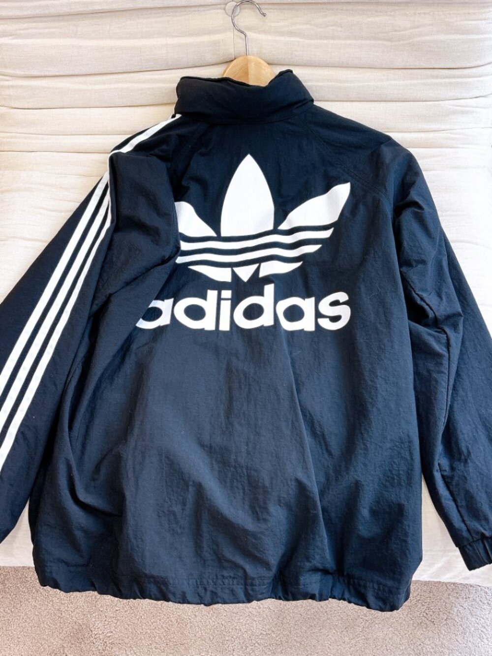 90% NEW ADIDAS WINDBREAKER JACKET